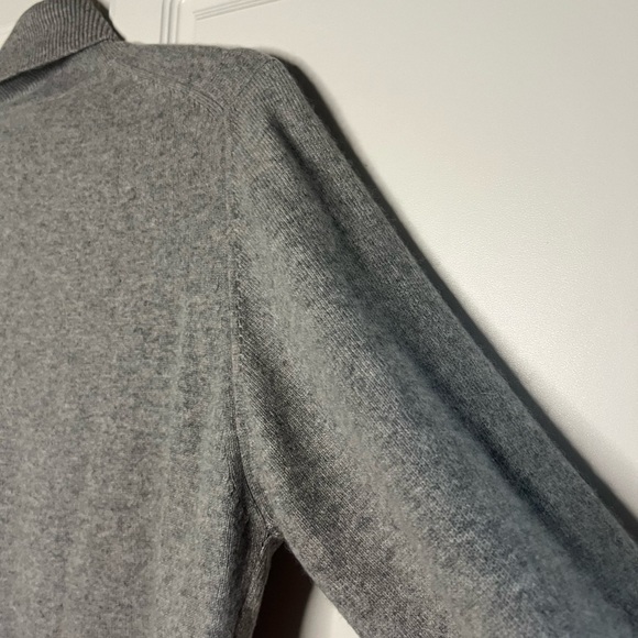 Charter Club 100% Cashmere Turtleneck Sweater - Picture 9 of 9